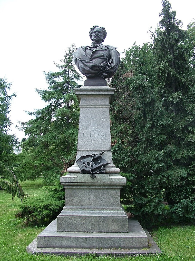 Pomnik Kornela Ujejskiego, autorstwa Antoniego Popiela